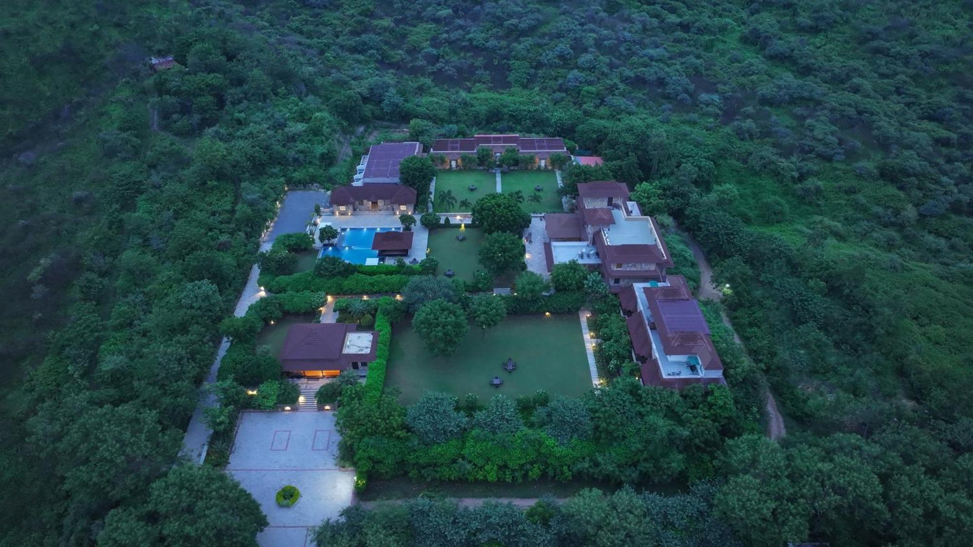 Anandam - A Luxury Resort In Udaipur Ngoại thất bức ảnh