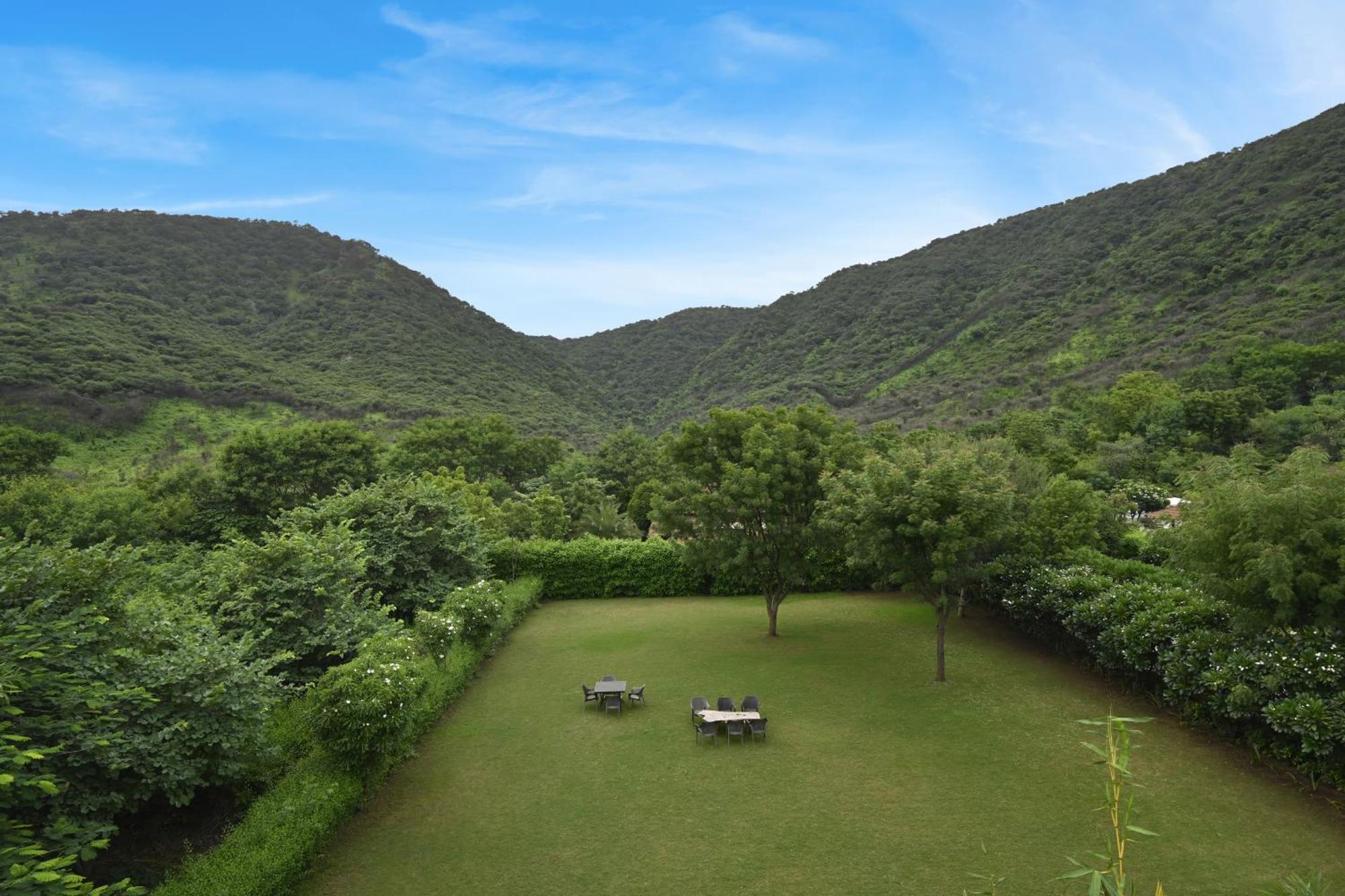 Anandam - A Luxury Resort In Udaipur Ngoại thất bức ảnh